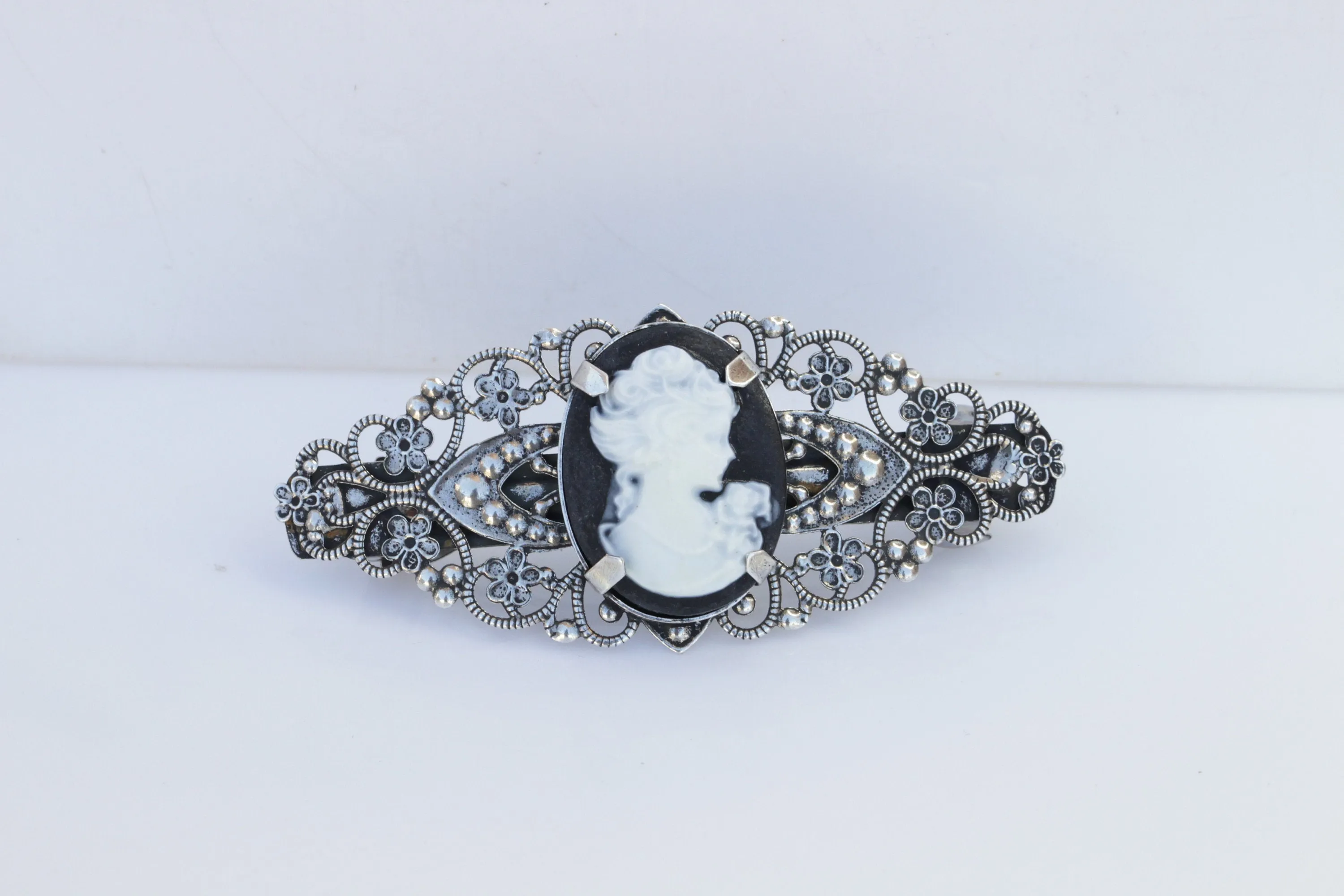 CAMEO HAIR BARRETTE
