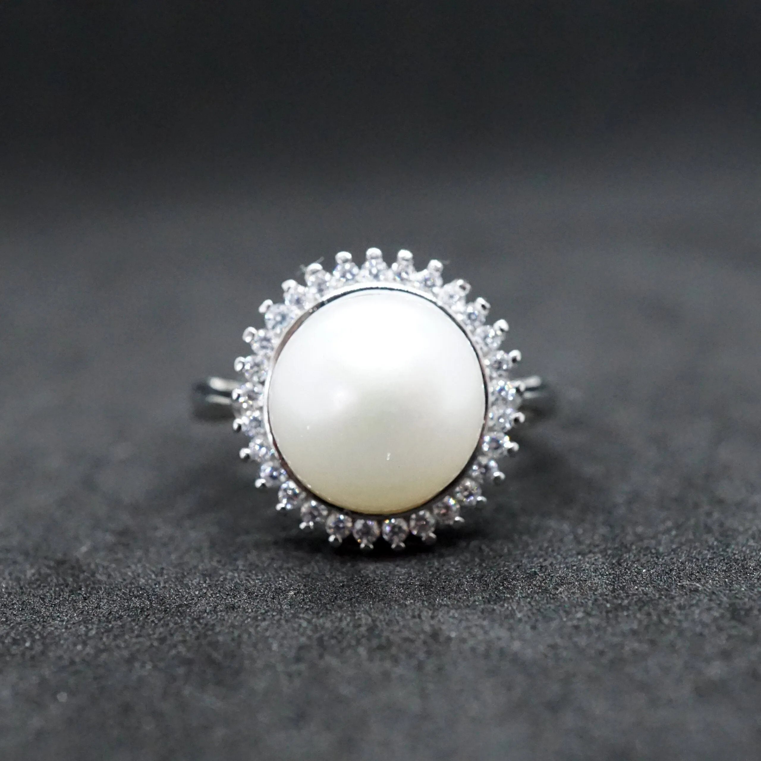 Leilani X - Fresh water pearl and zirconia ring
