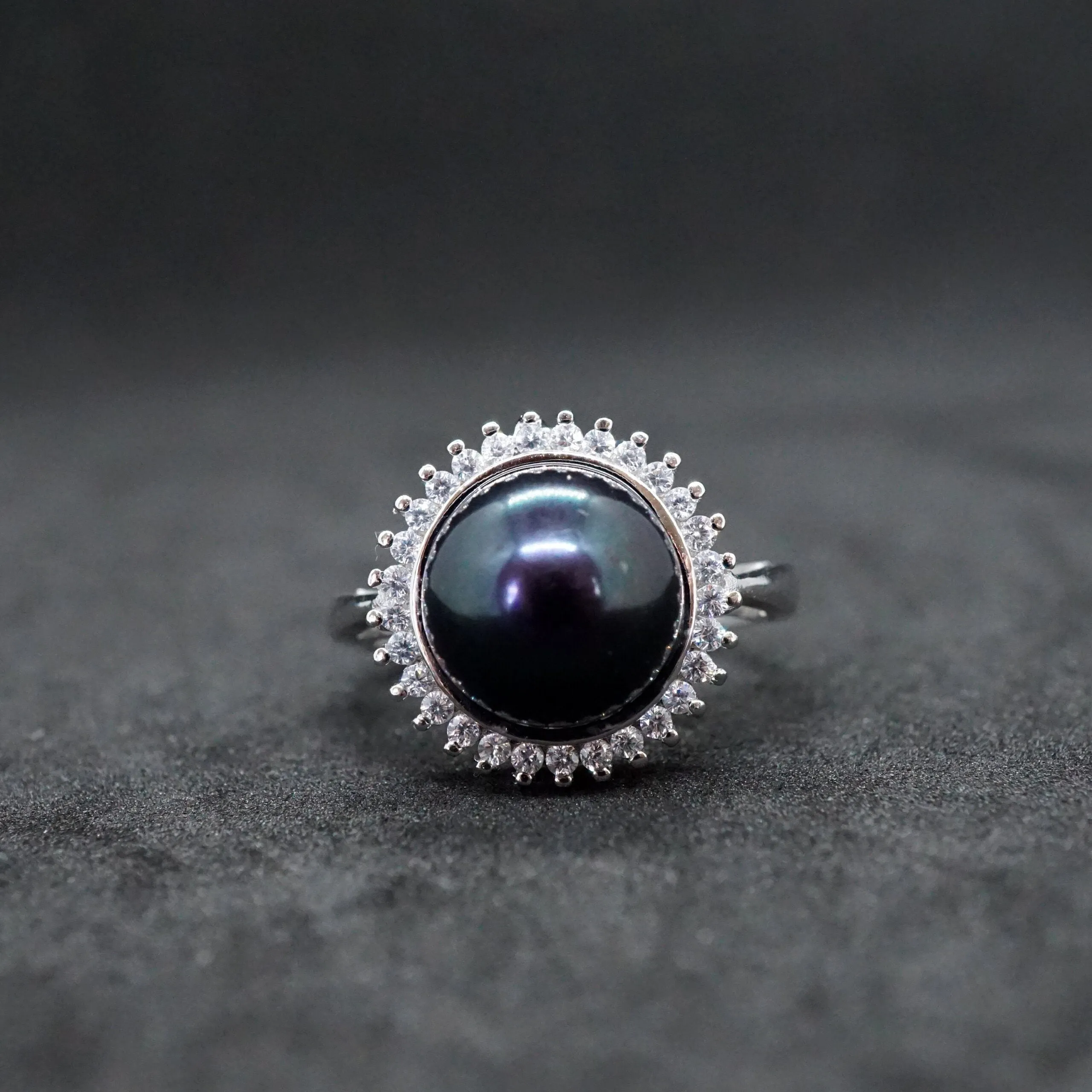 Leilani X - Fresh water pearl and zirconia ring
