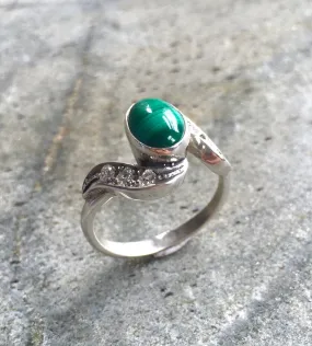 Malachite Ring - Green Oval Ring - Vintage Wave Ring