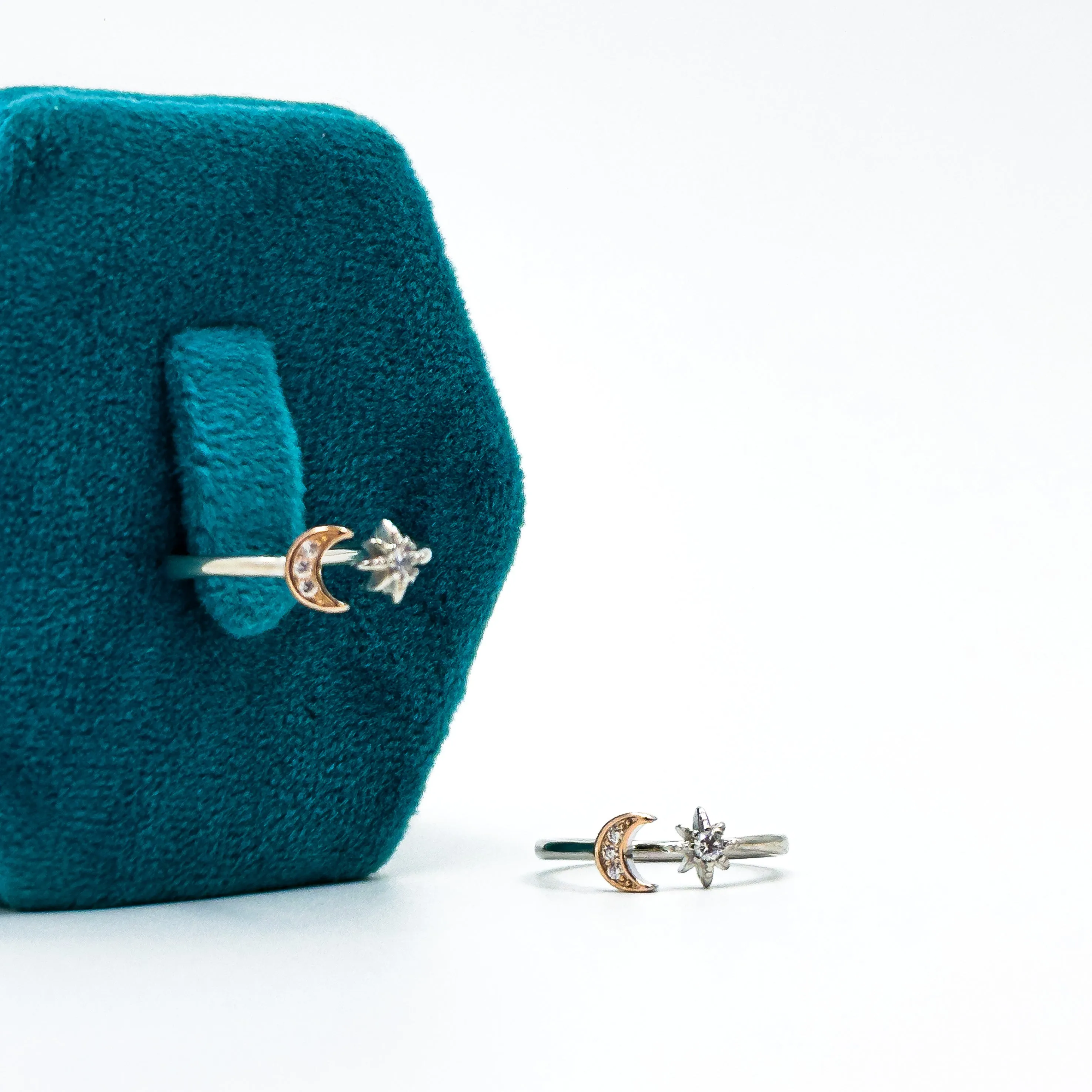Moonstar toe ring