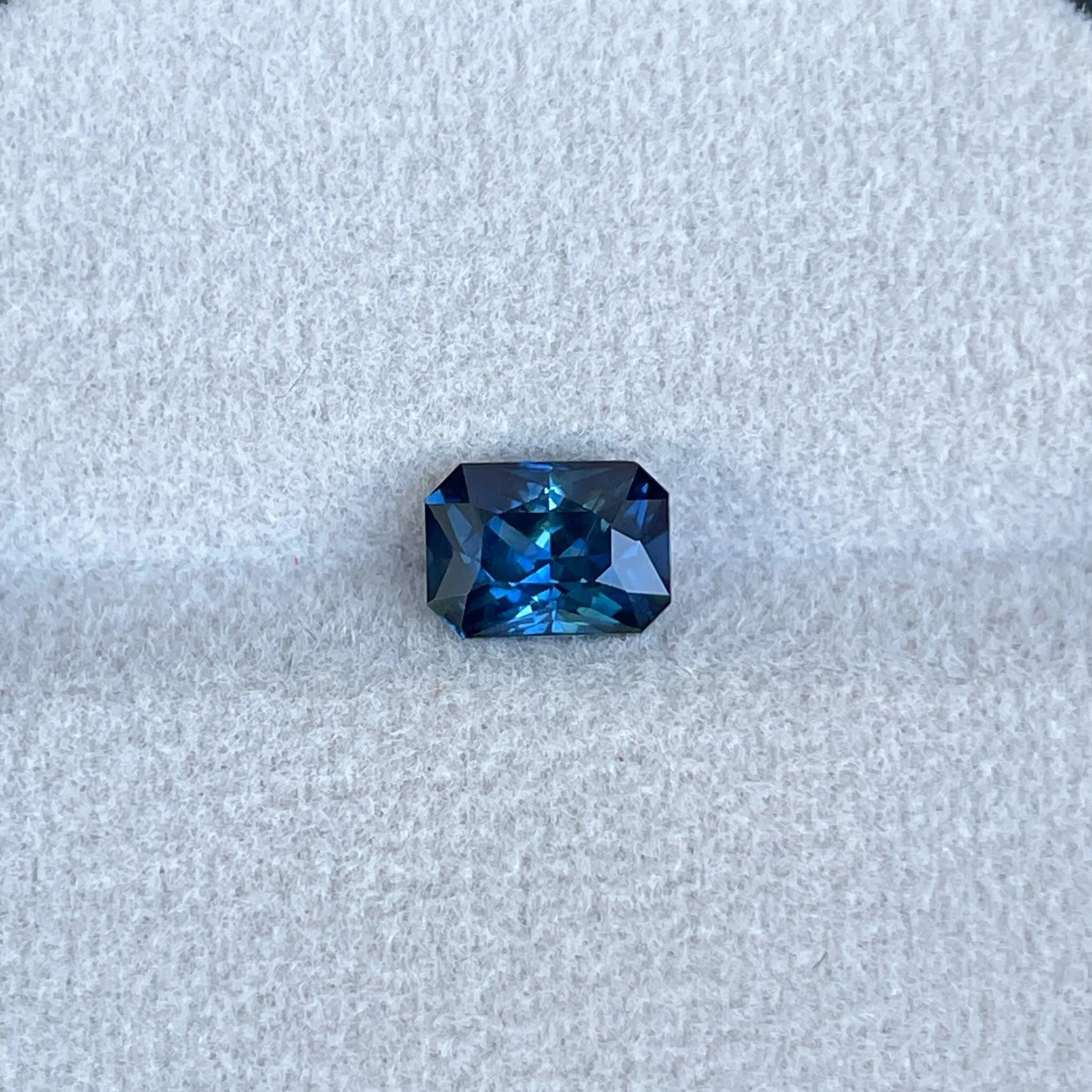 Natural 1.69 crt Teal Sapphire