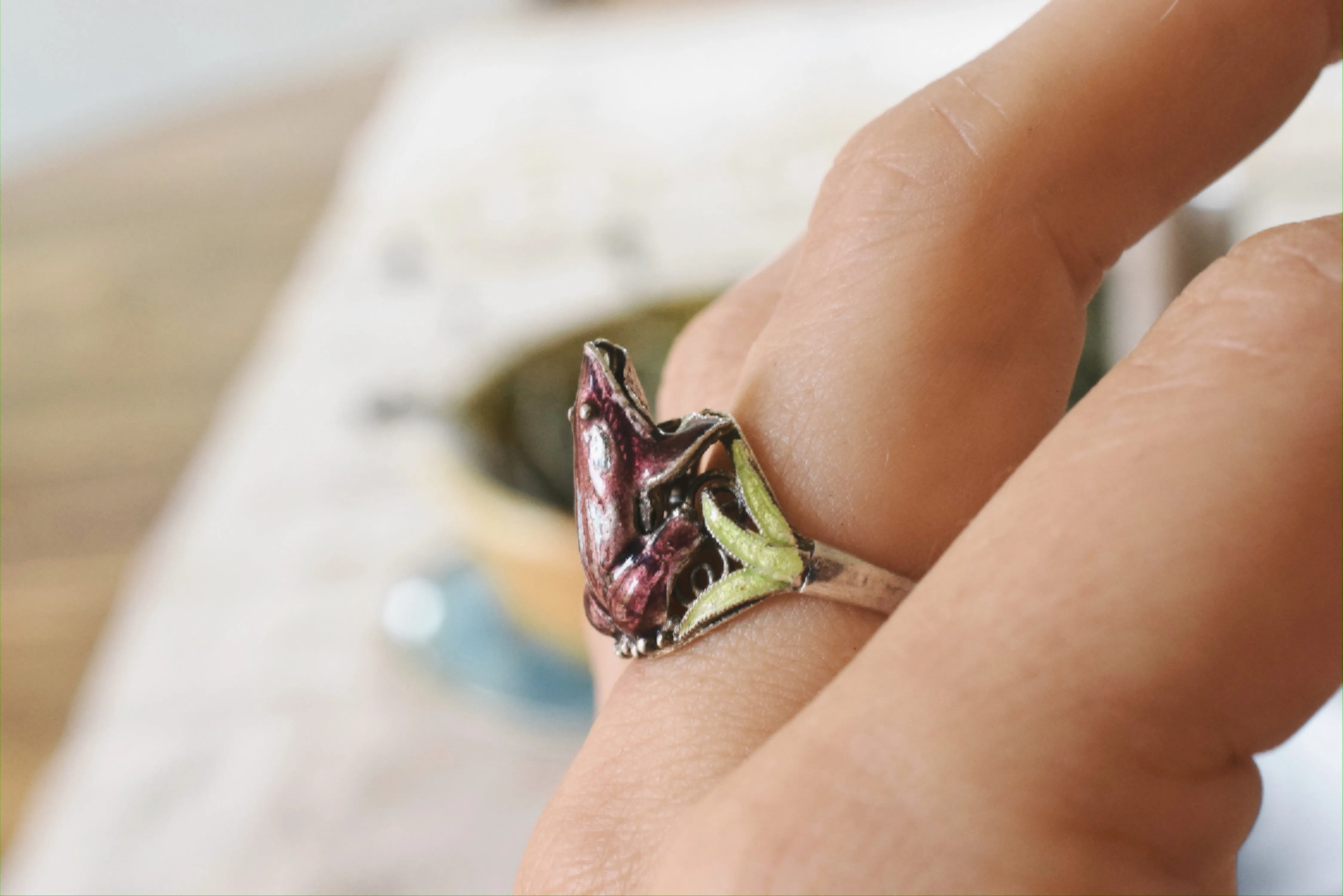 Vintage Enamel Frog Ring